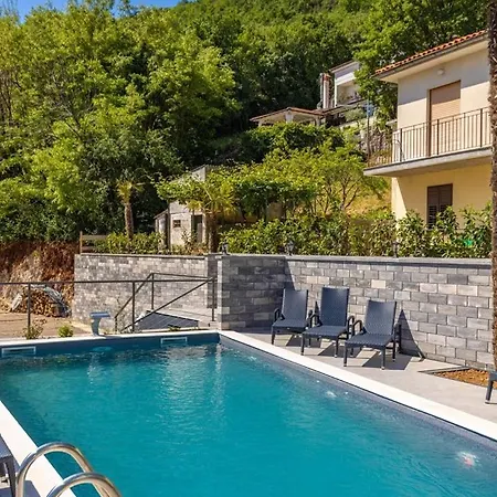 Villa With 6 Bedrooms And Heated Pool Mošćenička Draga