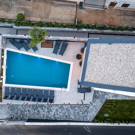 With 6 Bedrooms And Heated Pool Villa Mošćenička Draga