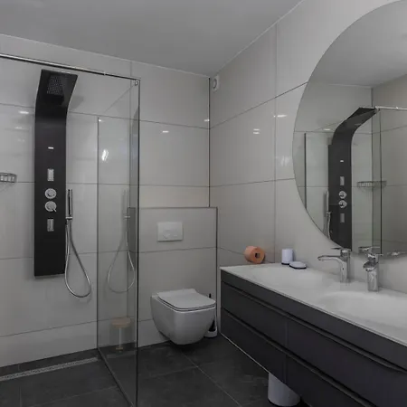 With 6 Bedrooms And Heated Pool Villa