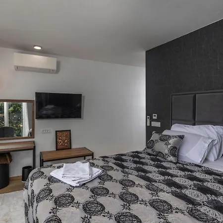 With 6 Bedrooms And Heated Pool Villa